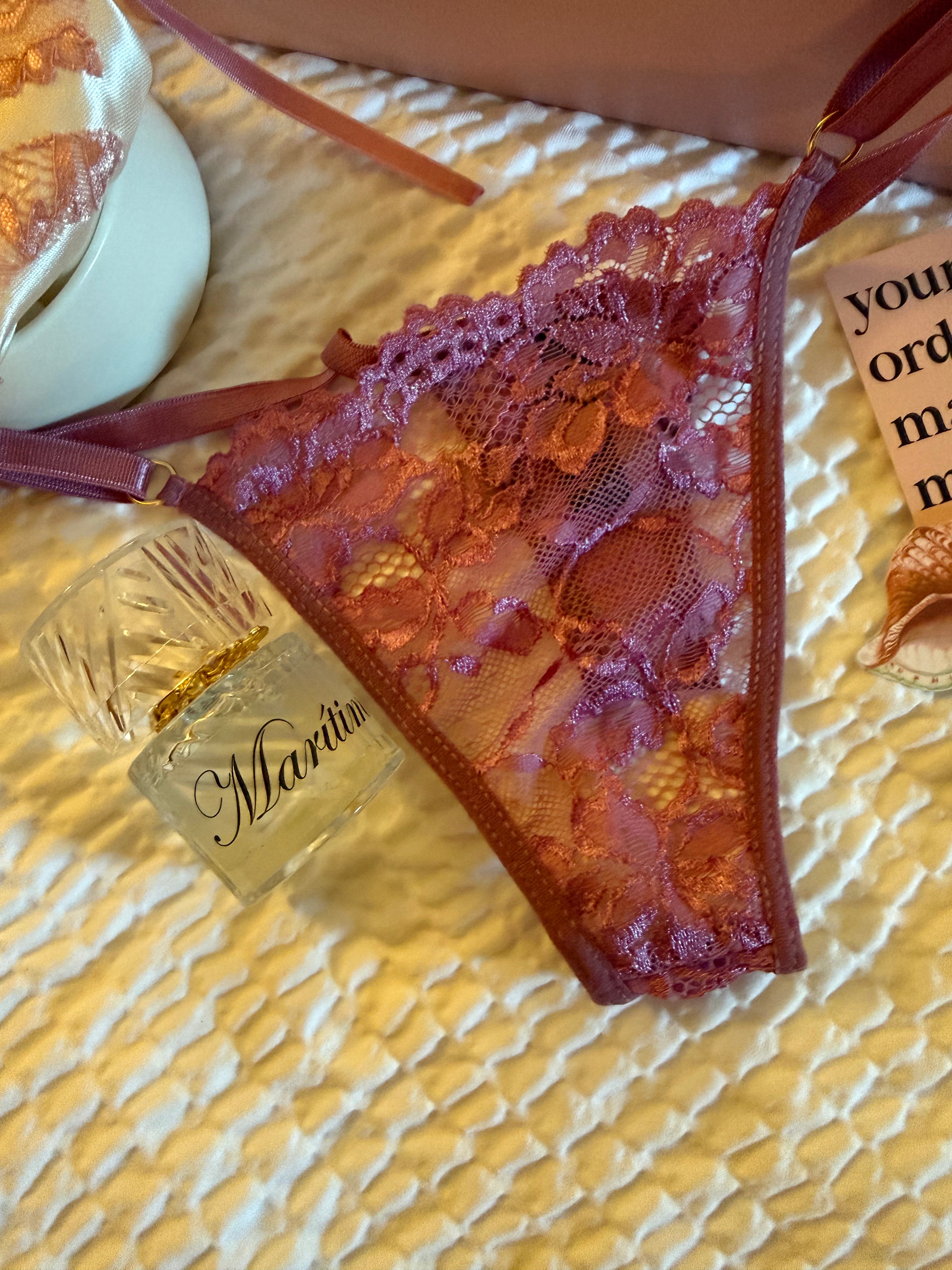 The Vixen Set – lace lingerie set, product detail view