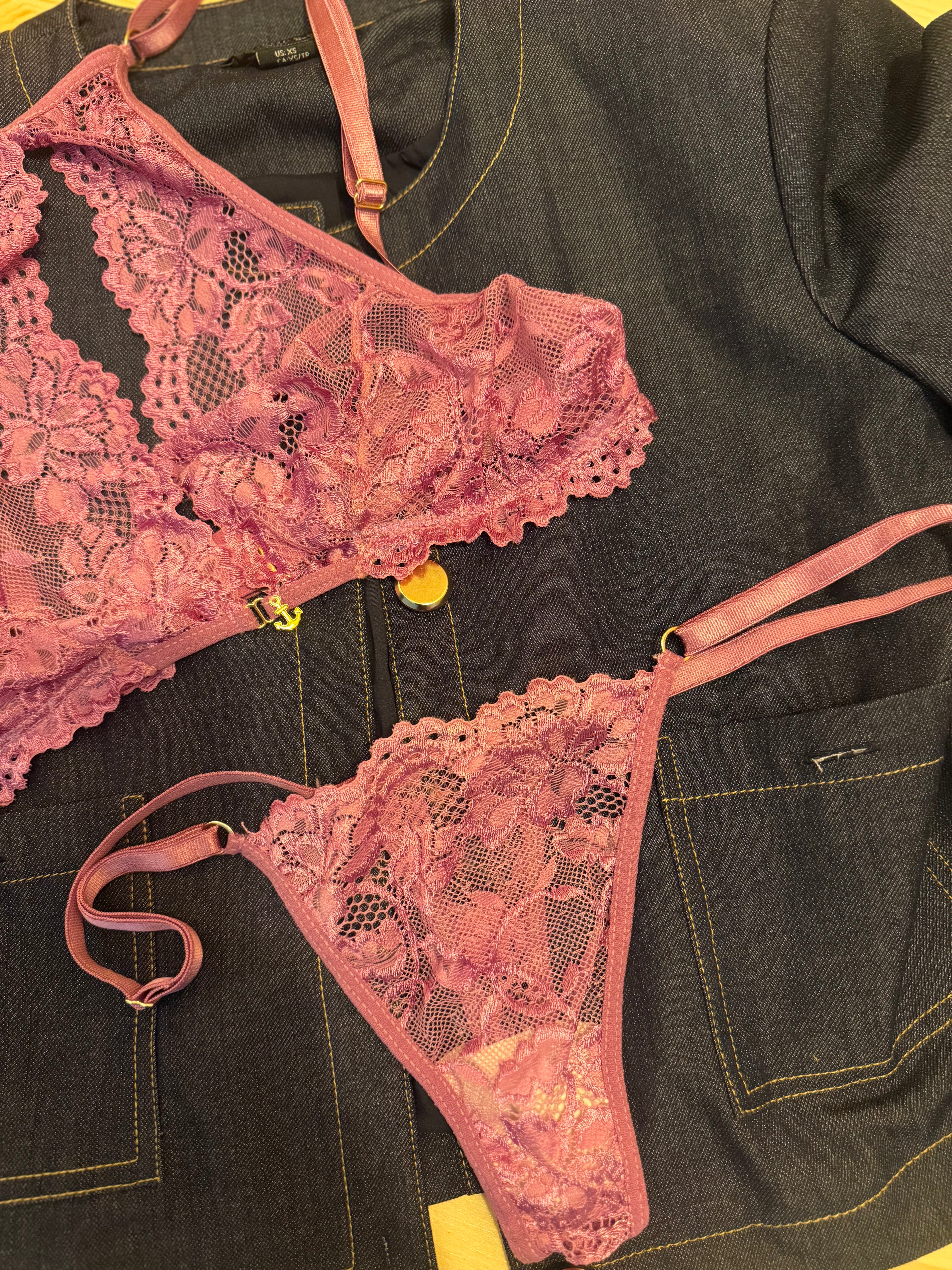 The Muse Set – lace lingerie set, product detail view
